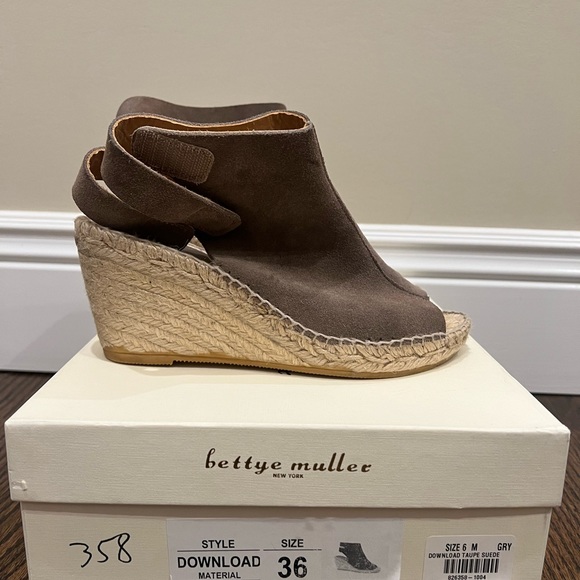 Bettye Muller Download Taupe Suede